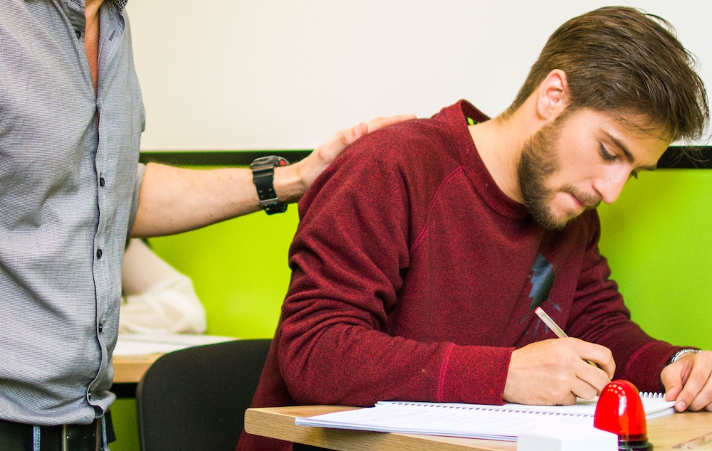 Academia para alumnos de universidad
